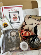 Load image into Gallery viewer, SPRING GIFT / AIDA BOXES || CROSS STITCH GOODIES || PRE - ORDER